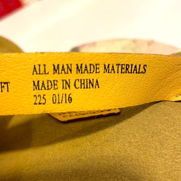 NWOT Cliffs by White Mountain Women Sandals: 8M - Picture 9 of 11